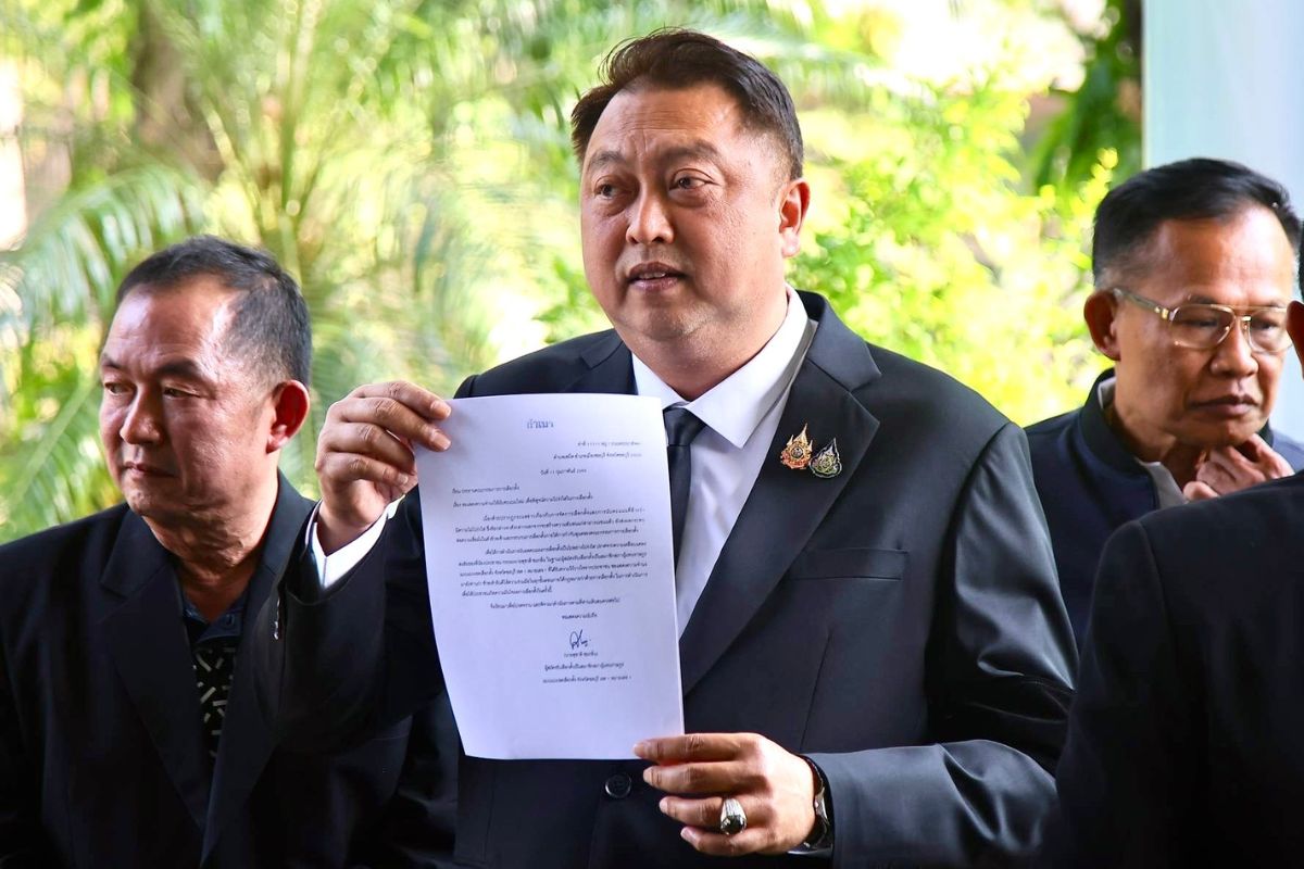 ‘สุชาติ ชมกลิ่น’ แถลงยินดีให้นับคะแนนเลือกตั้งเขต 1 ชลบุรีใหม่