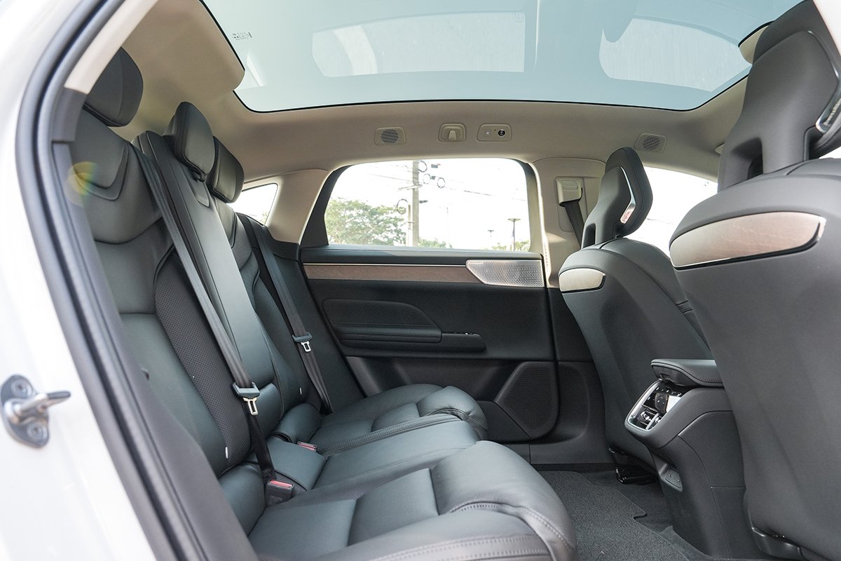 Volvo ES90