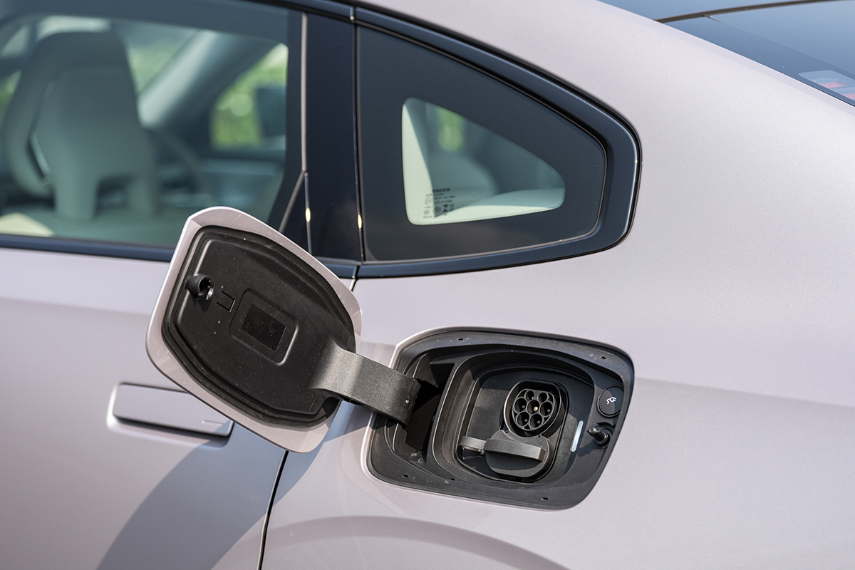 Volvo ES90