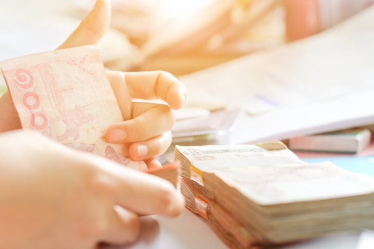 .เทขายสินทรัพย์เสี่ยงหนีสงคราม แห่โยก 'เงินลงทุน' กลับมาพักใน 'เงินฝาก'.