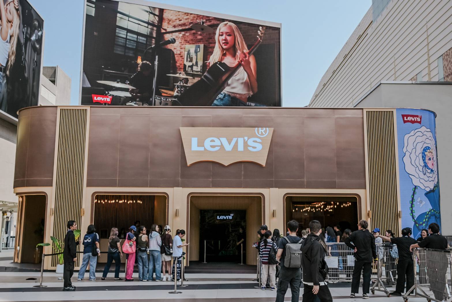Levi’s® ดึง ROSÉ ร่วมบอกเล่าเรื่องราว เสรีภาพแห่งผู้หญิง“Behind Every Original”