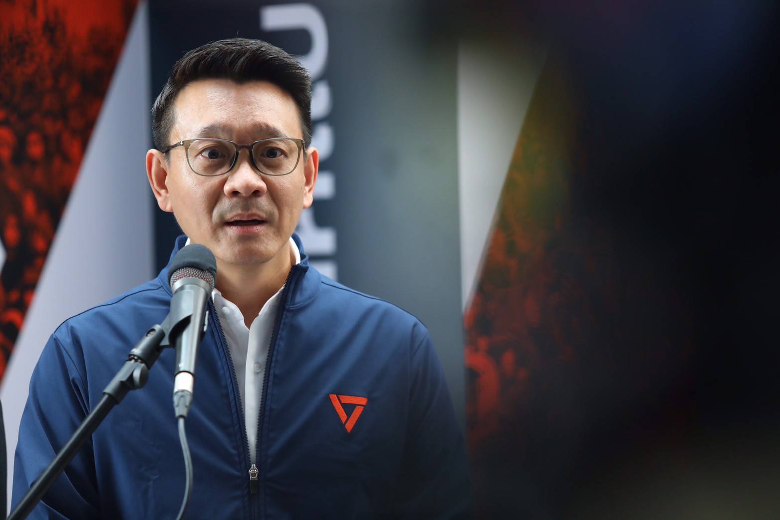 ปชน.ชงแผนสู้วิกฤตน้ำมัน 4 ข้อ ปรับภาษีเชื้อเพลิงแบบขั้นบันได