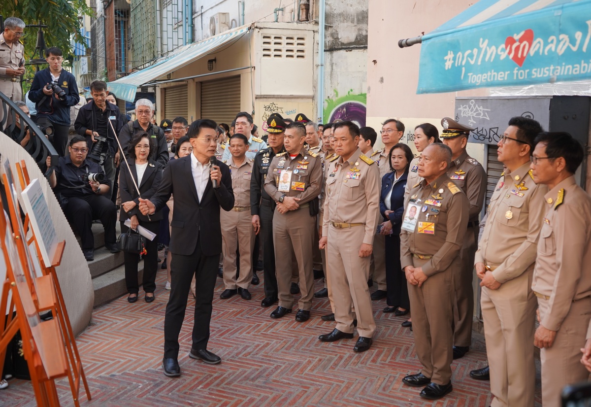 พล.อ.อ.สถิตย์พงษ์ ลงพื้นที่กับ อนุทิน ตรวจพัฒนาคูคลองเกาะรัตนโกสินทร์