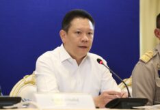 ลวรณ แสงสนิท