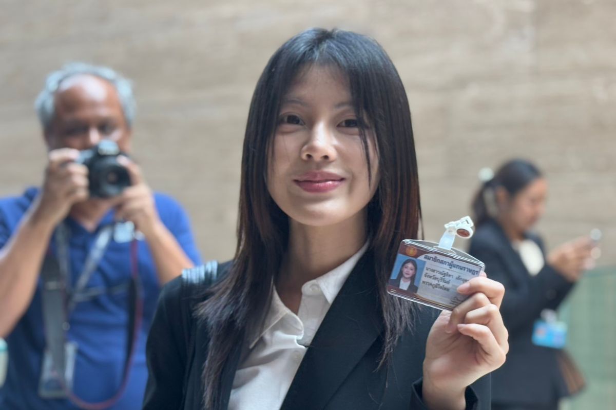 พลอย-ณัฐธิดา สส. วัย 25 เปิดใจไม่กดดัน ‘หลานครูใหญ่เนวิน’ พร้อมลุยช่วยชาวบ้าน
