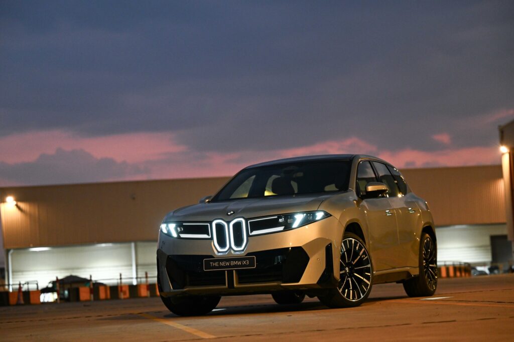 BMW iX3