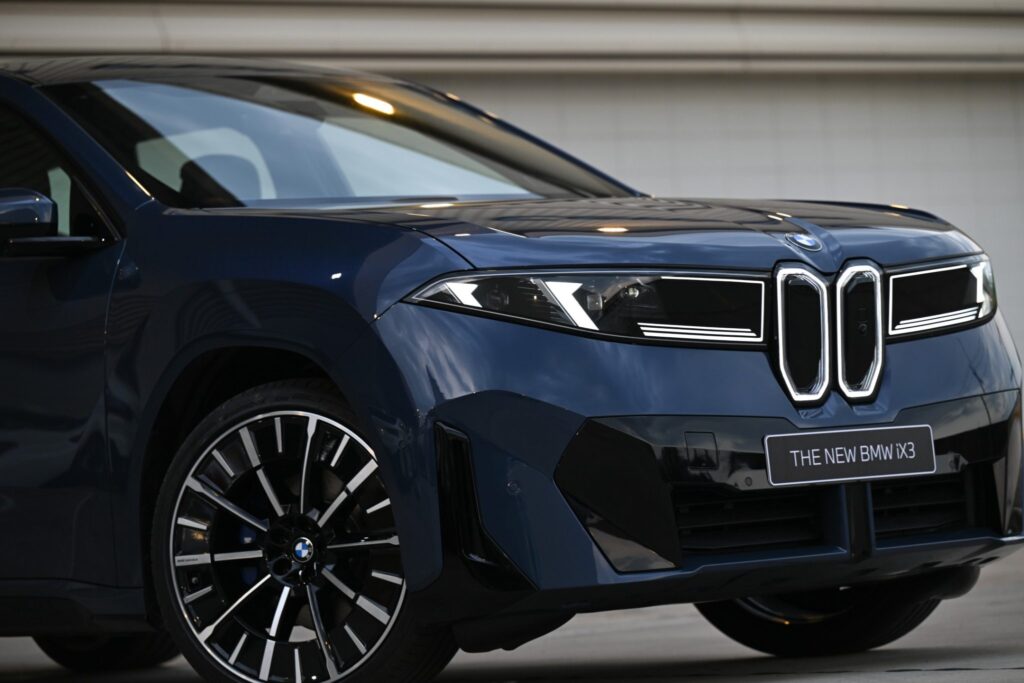 BMW iX3