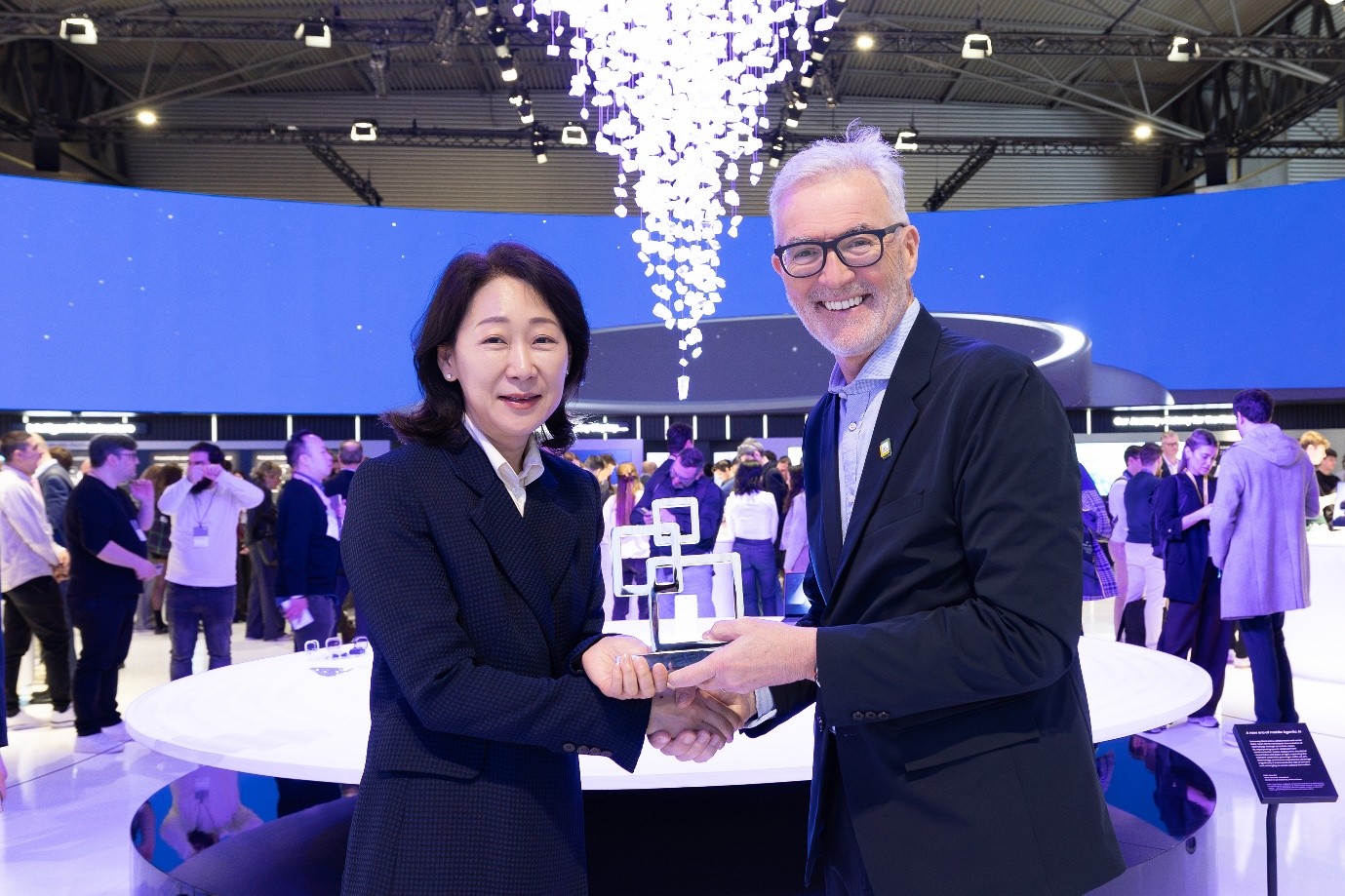 ซัมซุง Galaxy S26 Ultra คว้า ‘Best in Show’ บนเวที MWC 2026 ตอกย้ำผู้นำมือถือ AI
