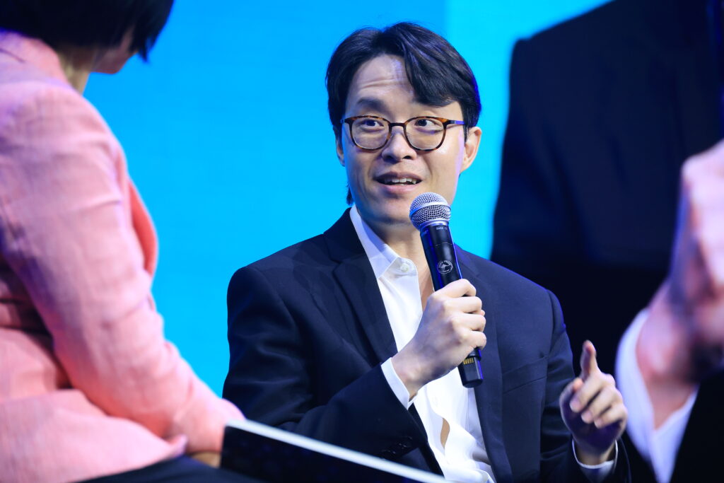 ดร.อาร์ม ตั้งนิรันดร