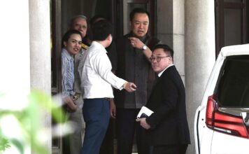 ‘หนิม’ พบ ‘หนู’ คุยทำร่างนโยบาย ขอเร่งตั้ง ครม.เพื่อมีอำนาจเต็มแก้วิกฤต 'หนิม' พบ 'หนู' คุยทำร่างนโยบาย ขอเร่งตั้ง ครม.เพื่อมีอำนาจเต็มแก้วิกฤต