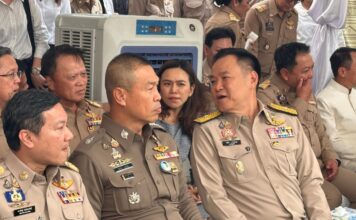 อนุทิน เผย ‘ครม.ชุดใหม่’ เรียบร้อย พยักหน้ารับ ‘ปกรณ์’ รองนายกฯ ดูกฎหมาย อนุทิน เผย 'ครม.ชุดใหม่' เรียบร้อย พยักหน้ารับ 'ปกรณ์' รองนายกฯ ดูกฎหมาย