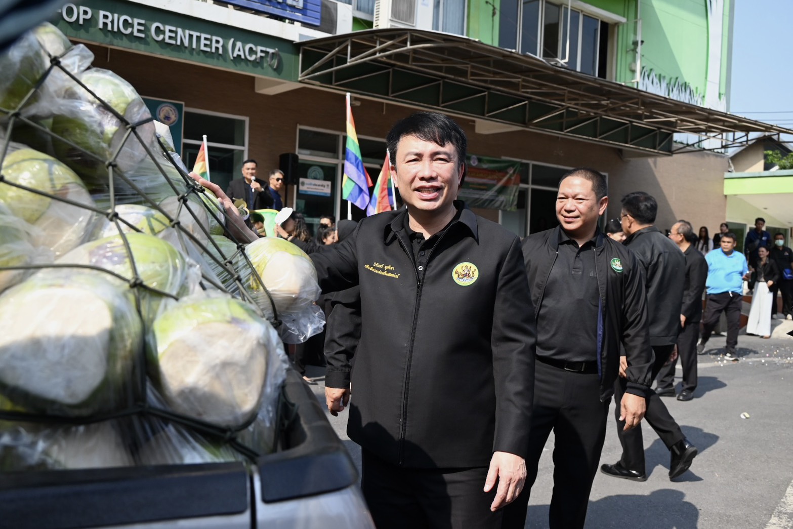 สหกรณ์ระบายมะพร้าว 2.7 ล้านลูก ดันราคาให้ฟื้นจาก 2 บาทเป็น 5 บาท