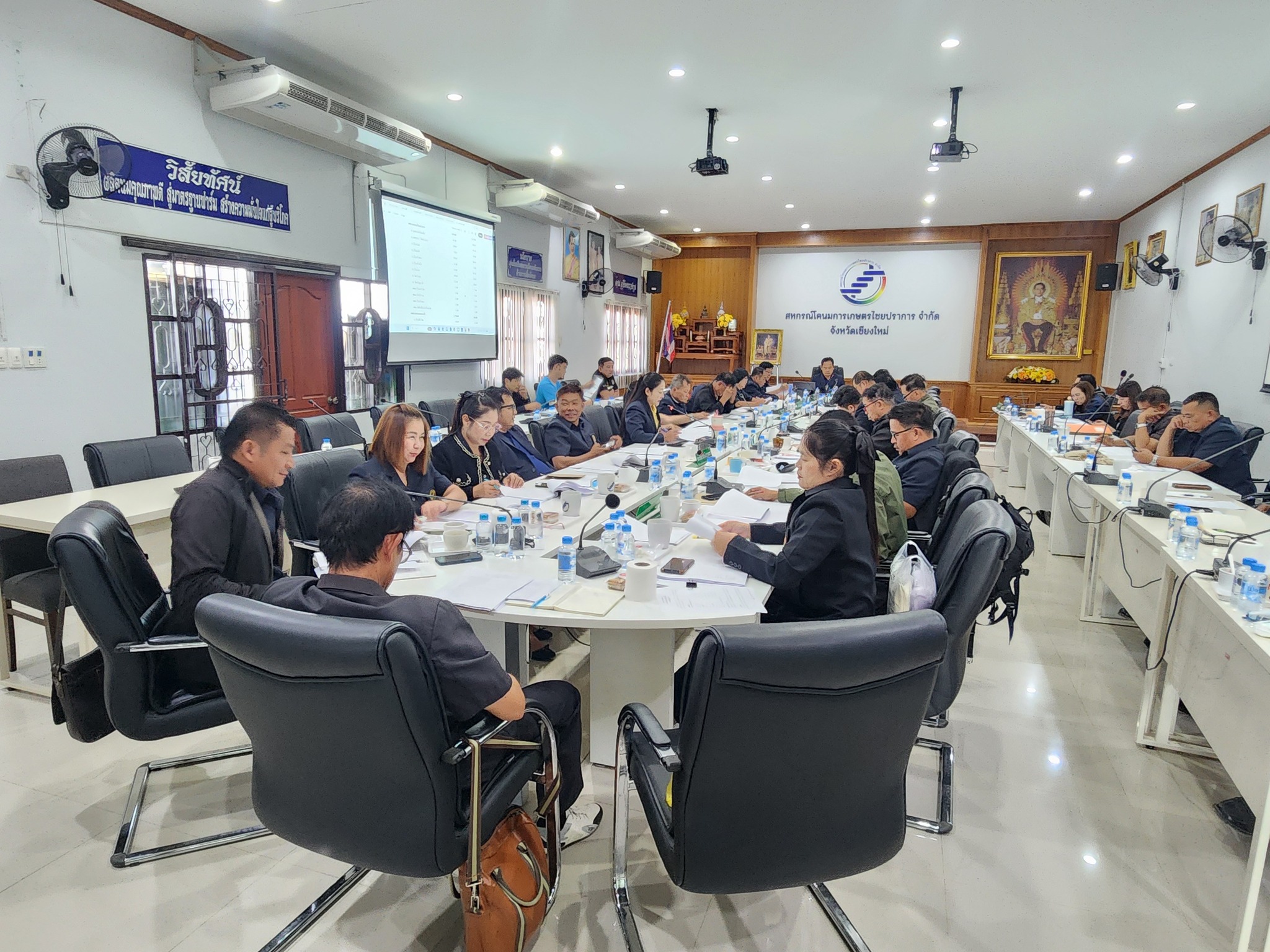 นิรันดร์ สั่งสหกรณ์รับมือน้ำมันแพง วางมาตรการมุ่งเป้า”พลังงานสะอาด”แทนน้ำมัน