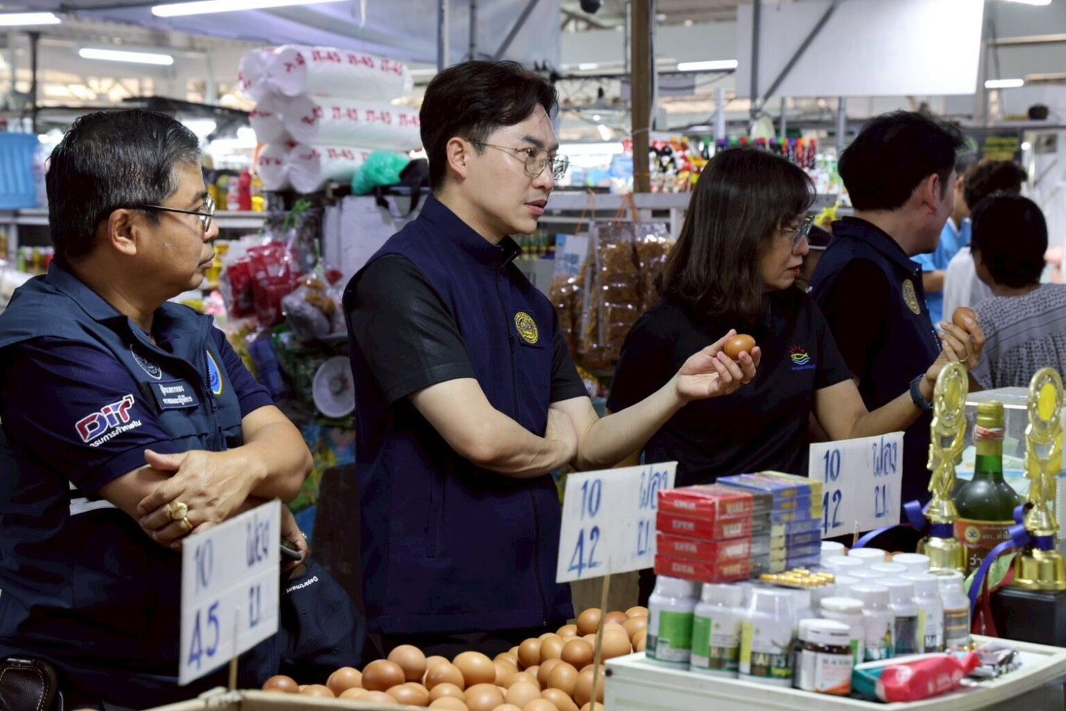 แม่ค้าโอด “ต้นทุนแฝง” พุ่งพรวด ไข่ไก่-บรรจุภัณฑ์ขยับรับน้ำมันแพง