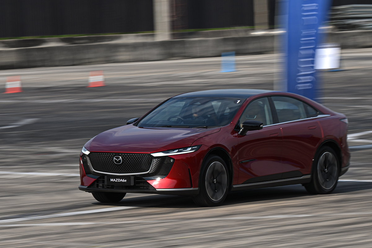 Mazda 6e