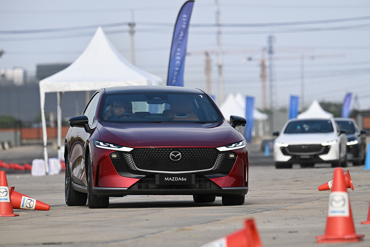 Mazda 6e