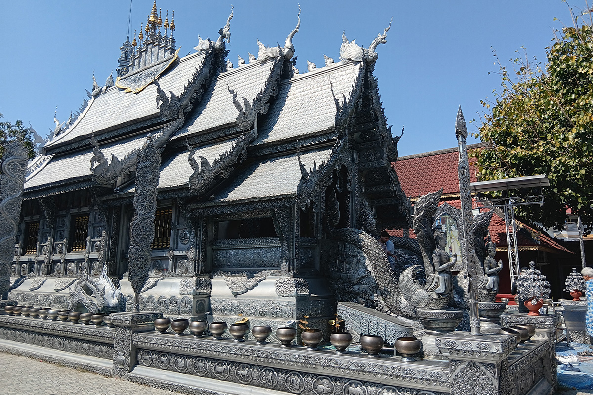 เครื่องเงินวัวลาย