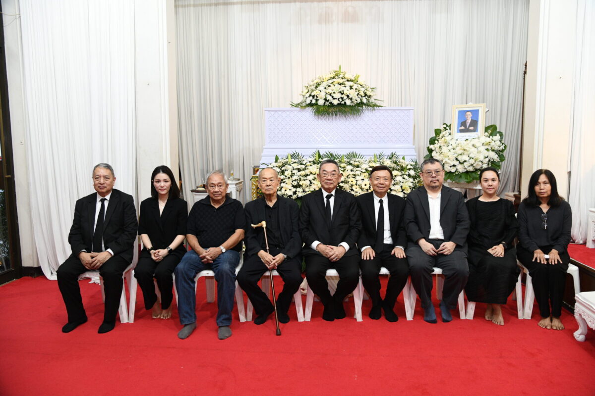 หลากแวดวงร่วมระลึก ‘สุชาติ ศรีสุวรรณ‘ คอลัมนิสต์รุ่นเก๋า สวดพระอภิธรรมคืนแรก