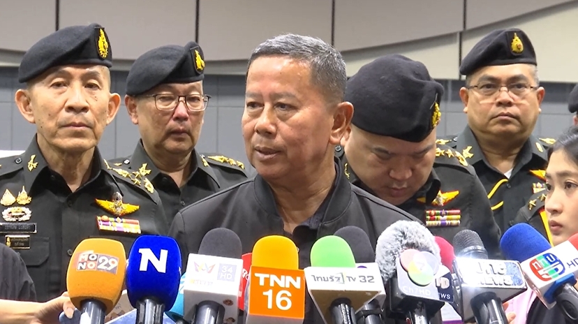 บิ๊กดุลย์ ไม่หนักใจคุมกลาโหม เชื่อมั่นทำงานเป็นทีมเดียวกับ ผบ.เหล่าทัพ