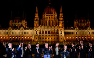 เหตุใดชาวฮังการีฉลองชัยเลือกตั้งยิ่งใหญ่ สิ้นสุดยุค ‘วิกเตอร์ ออร์บาน’ พันธมิตร ‘ทรัมป์-ปูติน’