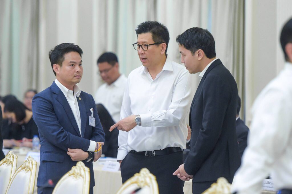 เอกนิติ นิติทัณฑ์ประภาศ-ภารดร ปริศนานันทกุล