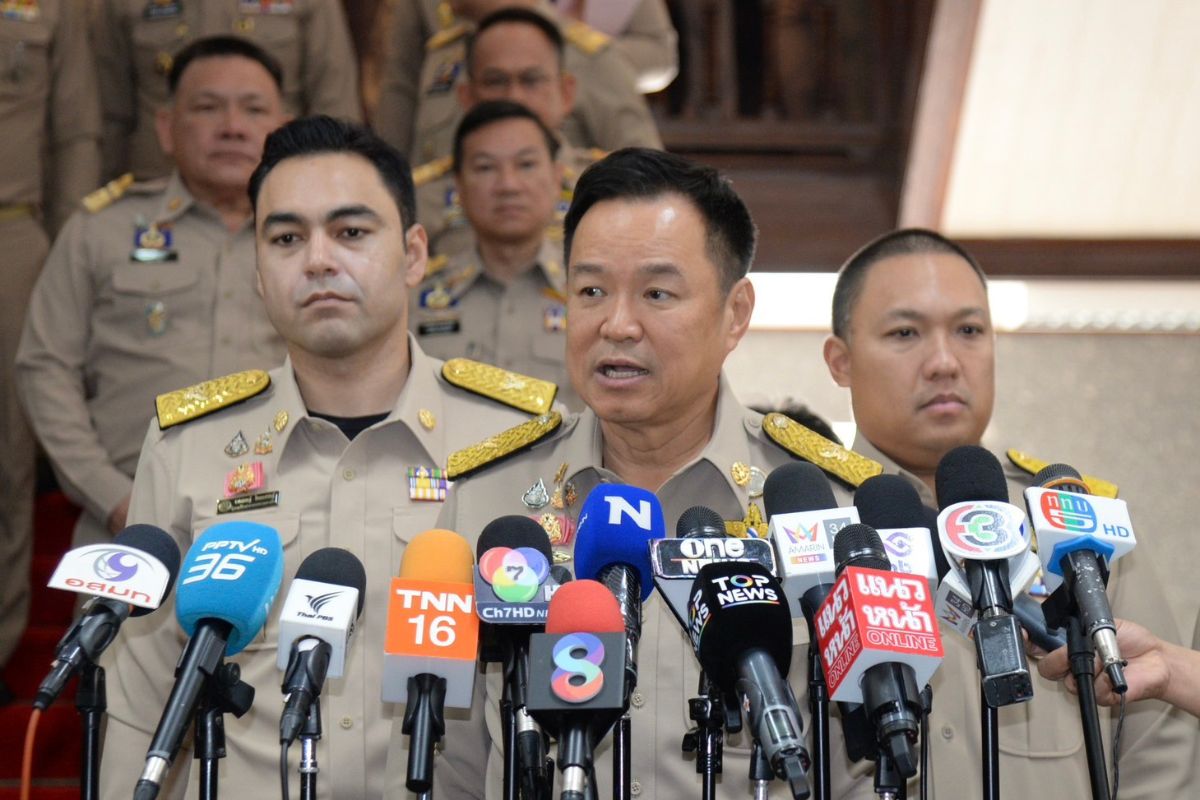 อนุทิน ชี้ 3 รมช.มหาดไทย ต้องแก้ปัญหาทุกด้าน เชื่อร่วมงานข้าราชการราบรื่น