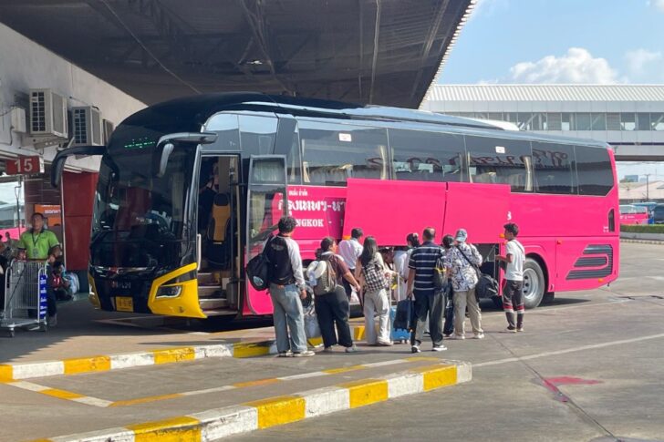 .บขส. เพิ่มรถเสริม รับคนเดินทางสงกรานต์ 1.8 แสนคน ตรึงราคาตั๋วถึง 19 เม.ย.นี้.