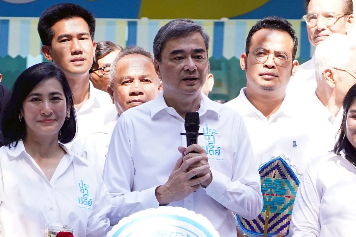 อภิสิทธิ์ ดักคอรัฐบาล เร่งสางปม ‘ไอ้โม่งกักตุนน้ำมัน’ เคยเตือนไว้นานแล้ว แต่ถูกเมิน