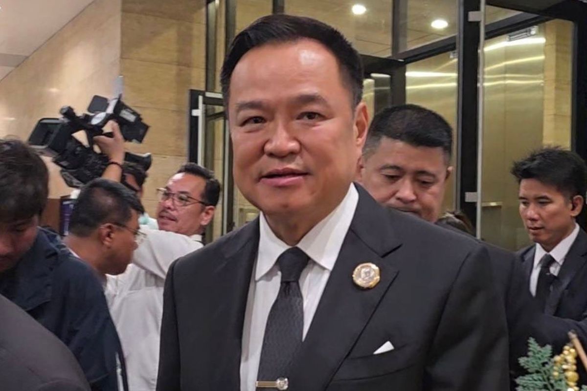 นายกฯ โยน เอกนัฏ ตอบปมเอกชน​จ่อฟ้องหลังถูกรีดค่าโรงกลั่น 2 บาท