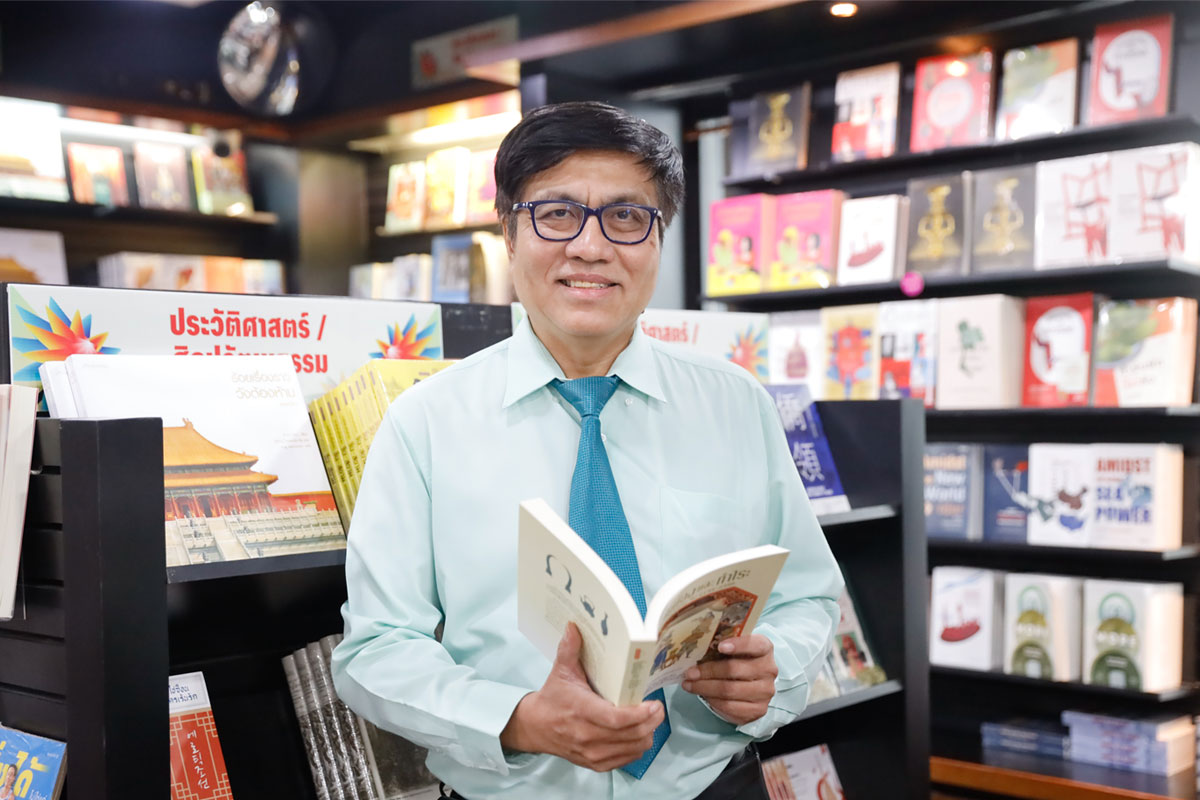 นพ.วรรษา เปาอินทร์ แฟนพันธุ์แท้ หนังสือประวัติศาสตร์  ‘เครือมติชนคือคลังแห่งความรู้  ’