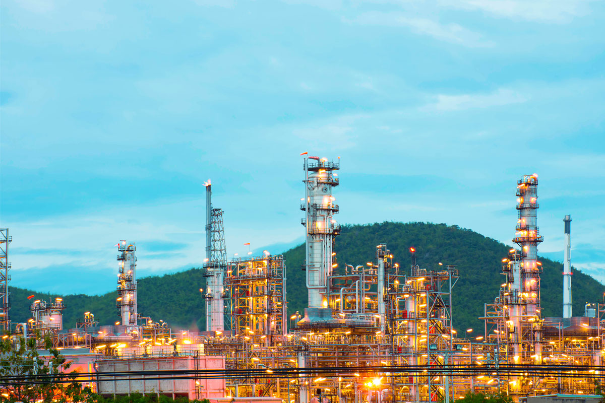 เอกนัฏหั่นค่าการกลั่นอีกรอบ เป้า 5 บาท/ลิตรหลังสงกรานต์