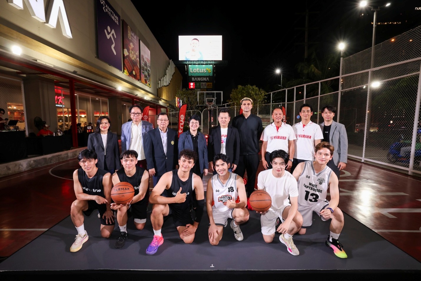 เหนือกว่าเกมกีฬา คือโอกาสที่เท่าเทียม…ทรู x โลตัส พลิก “ลานหน้าศูนย์การค้า”