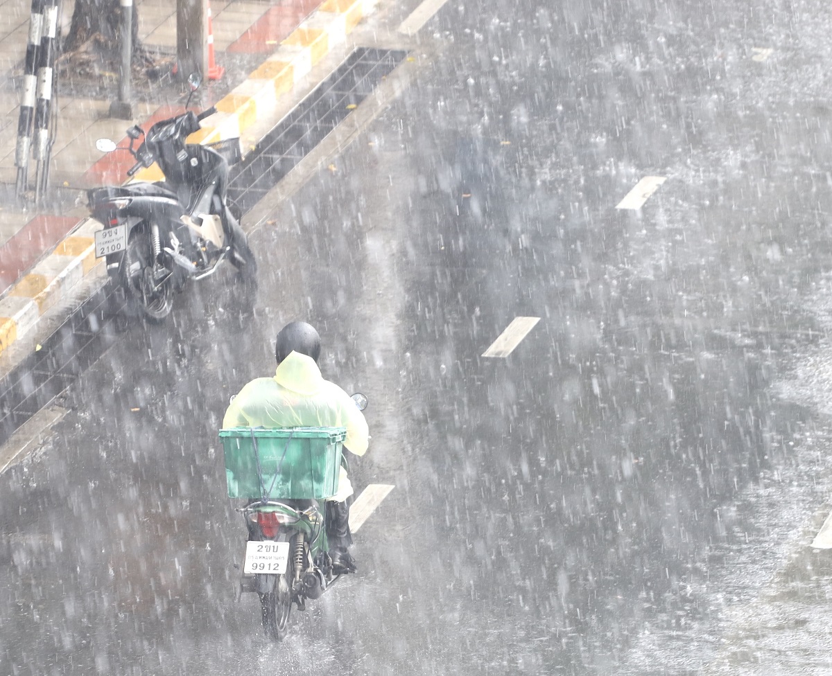 พยากรณ์อากาศวันนี้ กรมอุตุฯเตือนเกิด ‘พายุฤดูร้อน’16-20 เม.ย.นี้ กทม.โดนด้วย