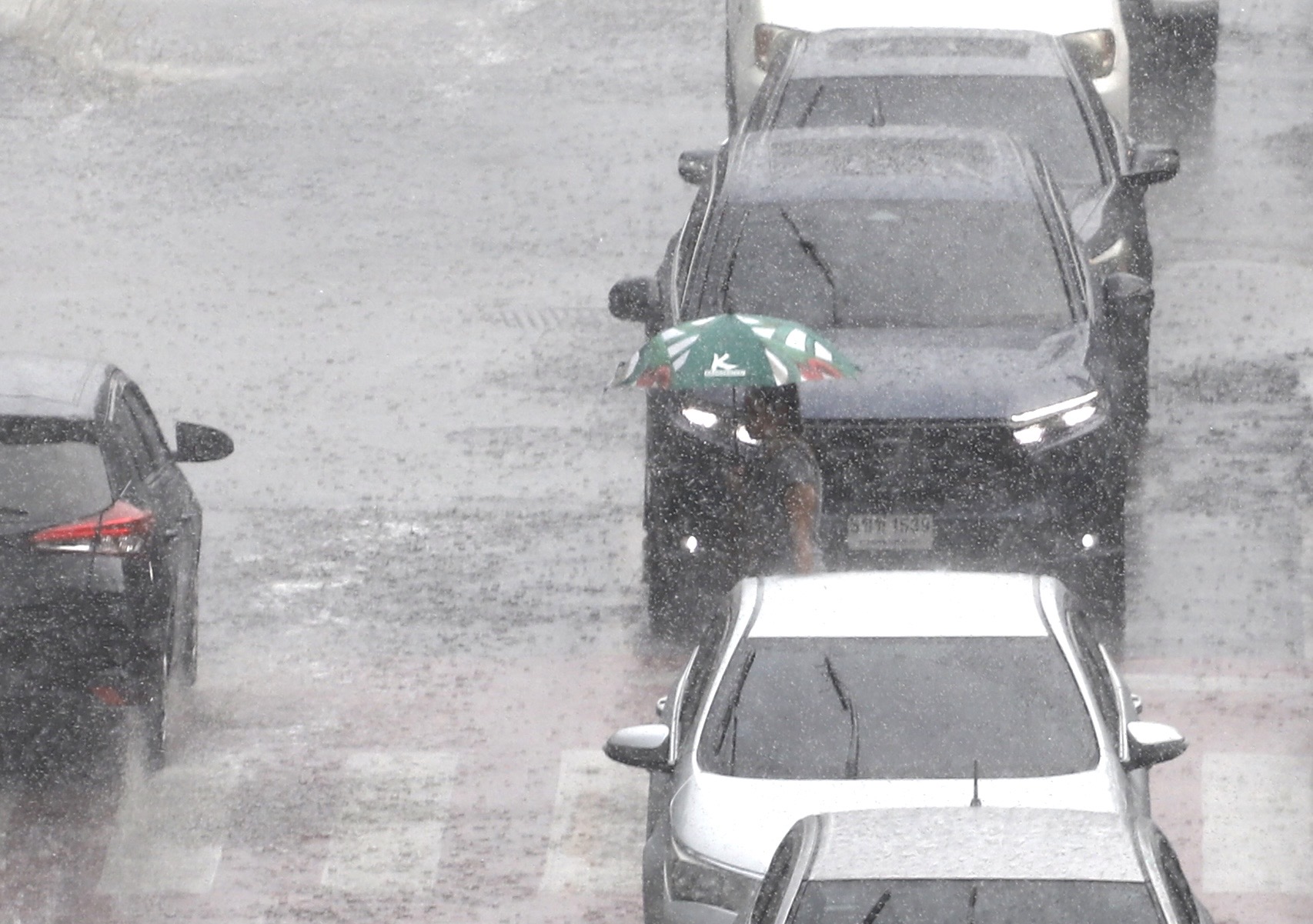 กรมอุตุฯเตือน “พายุฤดูร้อน” ฉบับ 10 “ภาคกลาง-ภาคเหนือ” ร้อนจัด 42 องศา