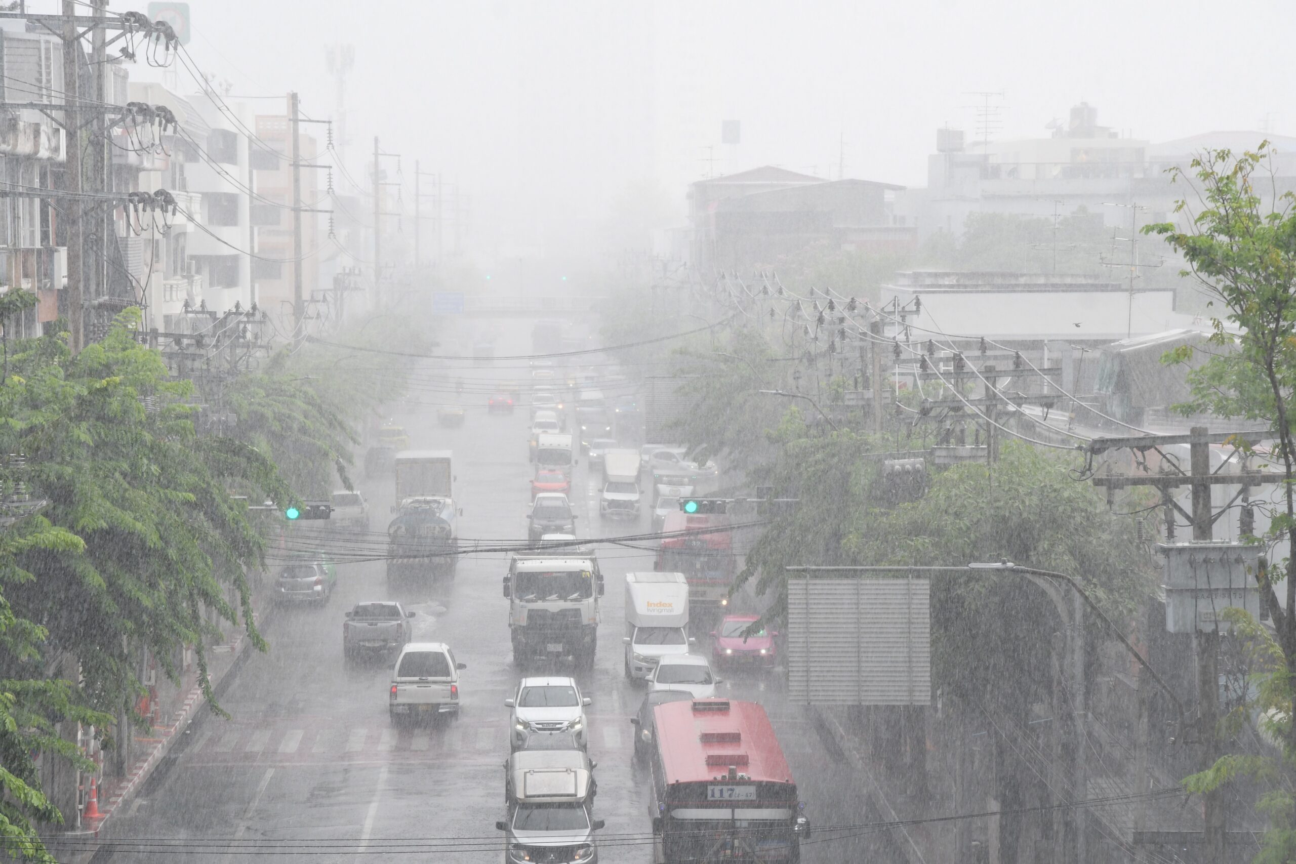 กรมอุตุฯเตือน รับมือ “พายุฤดูร้อน” อีกระลอก 28 เมษายนนี้ กทม.โดนด้วย