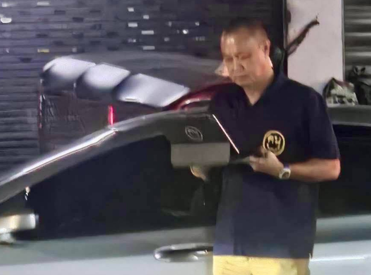 ‘อนุทิน – เนวิน’ กินอาหารค่ำย่านดุสิต หลังโปรดเกล้าฯ ครม.