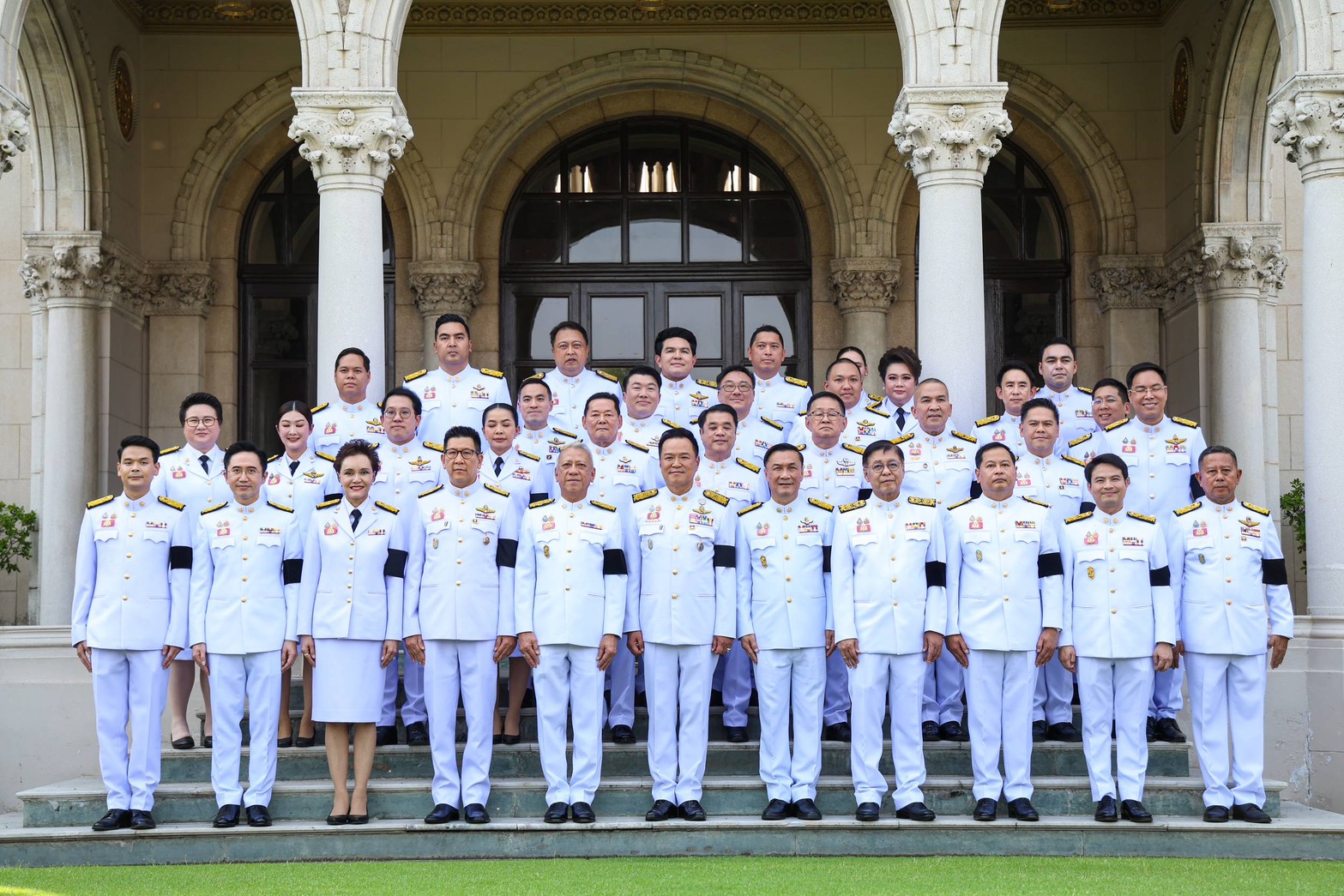 ‘ครม.อนุทิน 2’ ร่วมเฟรมตึกไทยคู่ฟ้า