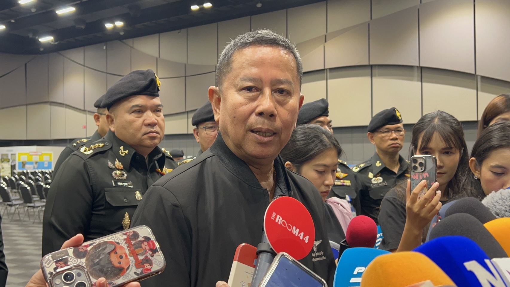 บิ๊กดุลย์ บอกไม่ต้องกังวล ยันทุกหน่วยคอยตรวจลักลอบขนน้ำมันส่งชายแดน