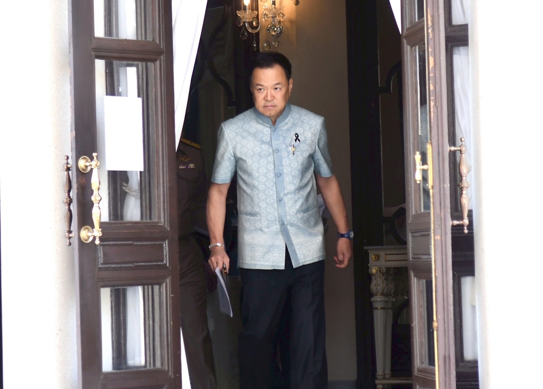 นายกฯ จ่อตั้ง ‘ศบก.พลัส’ ปรับโครงสร้างพลังงาน สั่งลงดาบหลังพบกักตุนน้ำมัน