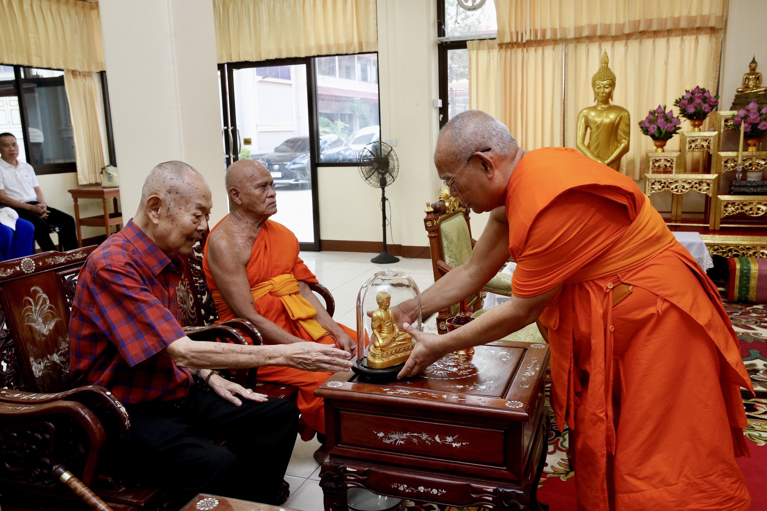 มงคลชีวิตสู่วัย 82 ‘ขรรค์ชัย’ ทำบุญวันเกิด วัดนางนอง แขกเหรื่อ ญาติมิตร เข้าร่วมอบอุ่น