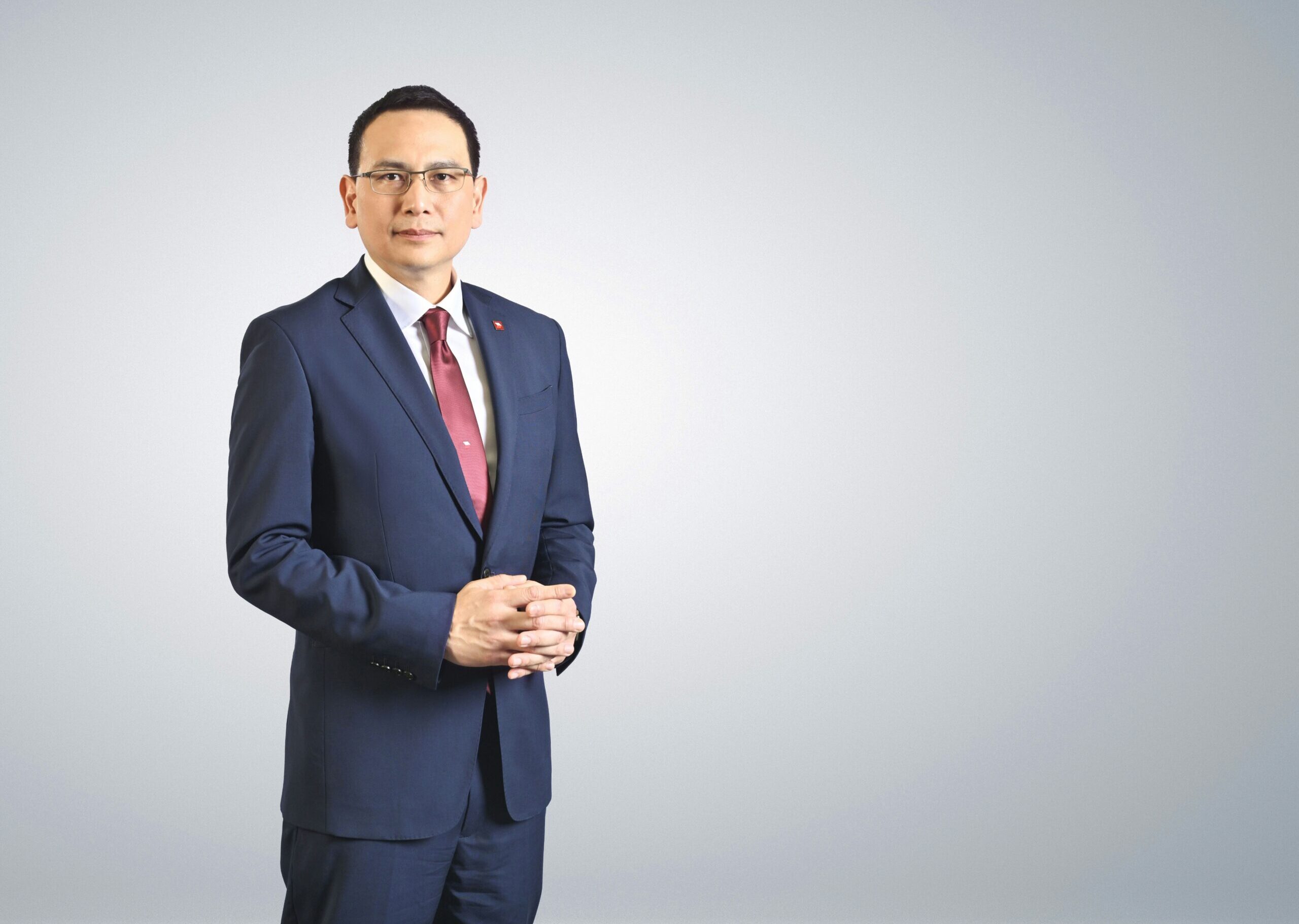 วุธว์ ธนิตติราภรณ์