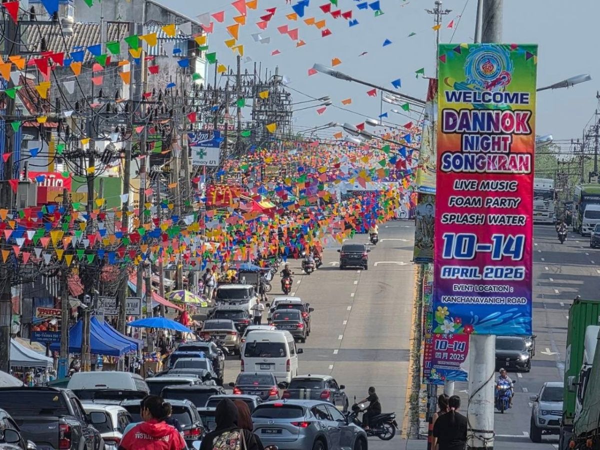 เปิดฉากสงกรานต์หาดใหญ่ นทท. มาเลย์-สิงคโปร์ ทะลักนับหมื่นคน/วัน