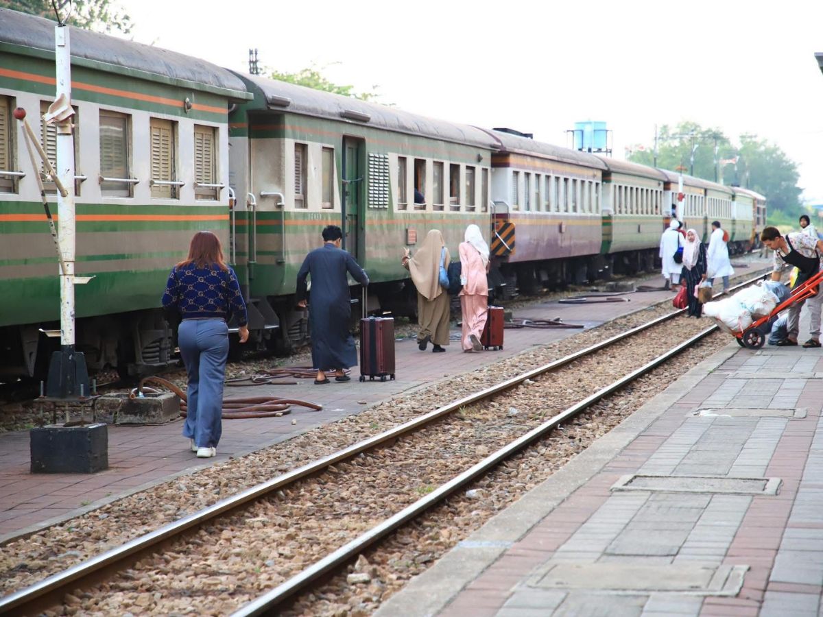 สงกรานต์นี้หลบบ้านหวา สถานีรถไฟยะลาคึกคัก คนแห่ใช้หนีน้ำมันแพง