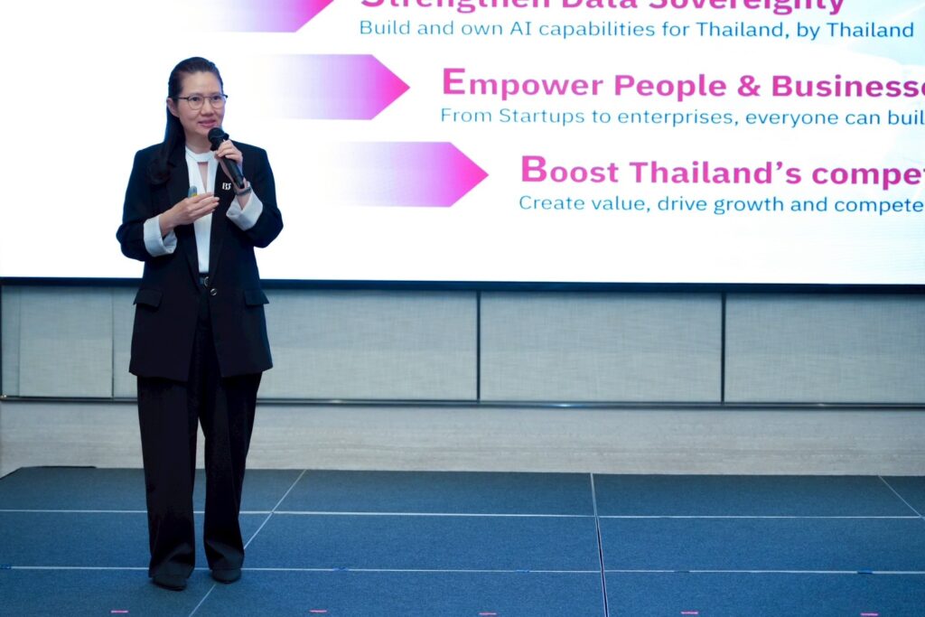 ศ.ดร.ธีรณี อจลากุล ผู้อำนวยการสถาบันข้อมูลขนาดใหญ่ (BDI)