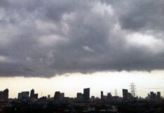 พยากรณ์อากาศ (10 พ.ค.) เกือบทุกภาคยังคงมีฝนฟ้าคะนอง กทม.ฝน 40%