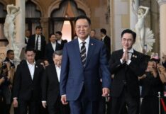 รบ.เล็งคุย SMEs ต่อยอดวง CEO ‘อนุทิน’ จ่อตั้ง กรอ.สังคายนาระบบเศรษฐกิจ รัฐบาลเล็งคุย SMEs ต่อยอดวง CEO 'อนุทิน' จ่อตั้ง กรอ.สังคายนาระบบเศรษฐกิจ