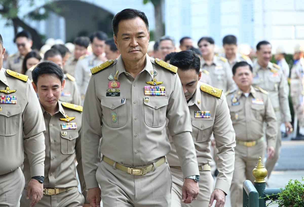 มท.1 ไม่ยุ่งศึก ‘บิ๊กมหาดไทย’ เล็งเช็คบิล ‘ปลัด – อดีต รมว.’ เชื่อไม่กระทบงาน
