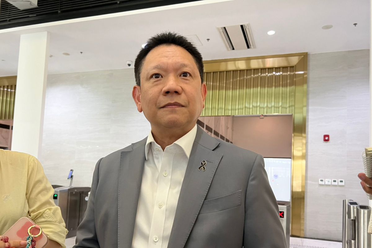 คกก. กลั่นกรองเคาะใช้เงินกู้ พ.ร.ก. 4 แสนล้าน ‘แจกคนละครึ่งพลัส-เติมบัตรคนจน’