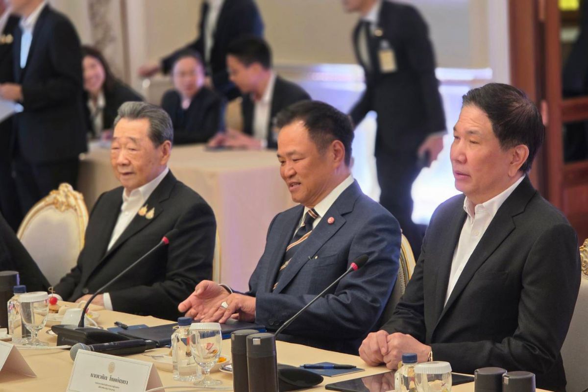 นายกฯ เปิดใจคุย ‘เจ้าสัว-ซีอีโอ’ หวังช่วยกันทำให้เศรษฐกิจแข็งแรงมีศักยภาพ