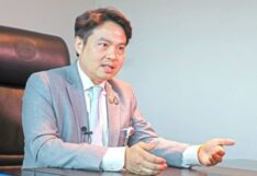 ภราดร ปริศนานันทกุล